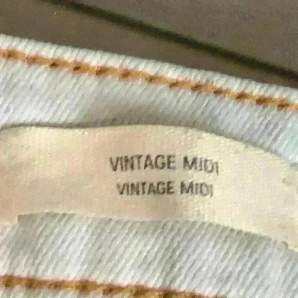 Universal Thred High Rise Midi Denim Cut Off Shorts Lt Blue Stretch Womens 14/32 - Picture 11 of 13